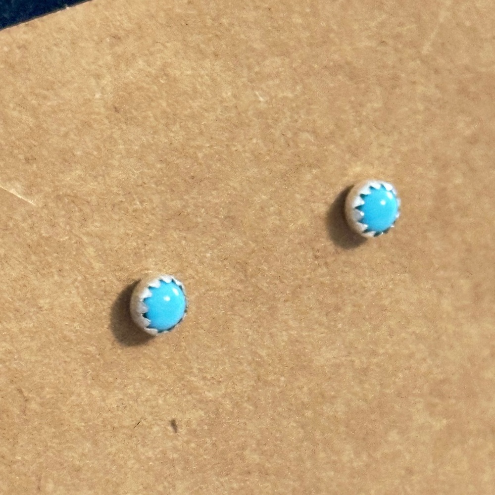 925 SS – Navajo small round Blue sleeping, beauty turquoise stud earrings - Picture 10 of 12